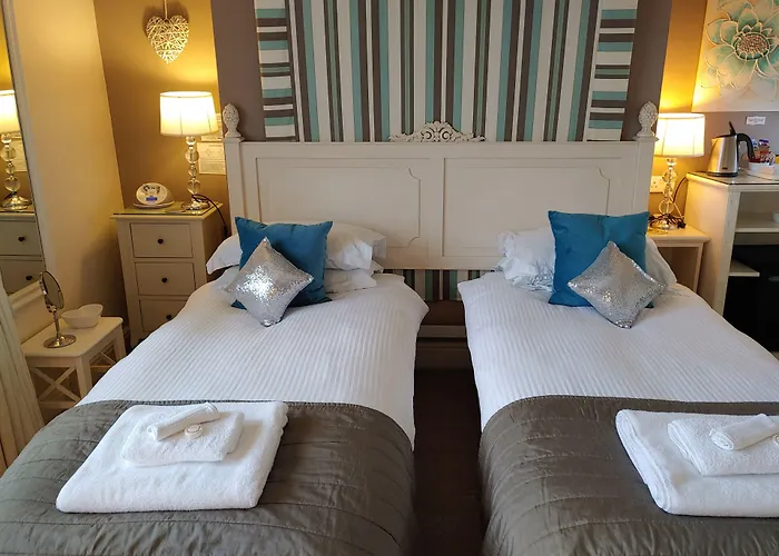 The Bath House Boutique B&B - In-Room Breakfast - Free Parking